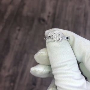 Meet your Posher, Emmanuel